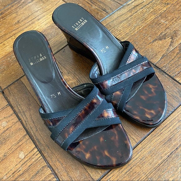 Stuart Weitzman Y2K Tortoiseshell Wedge Sandals - Picture 2 of 6